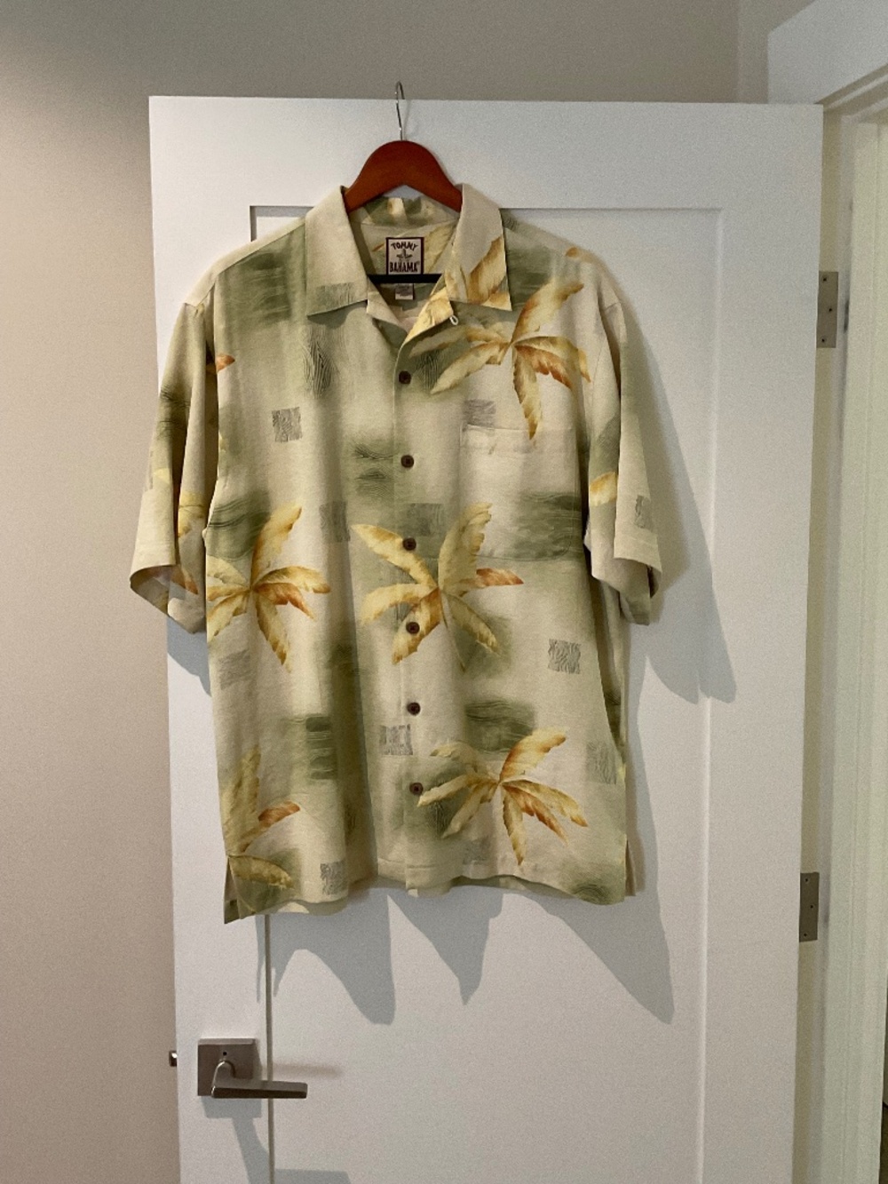Tommy Bahama short sleeve shirt